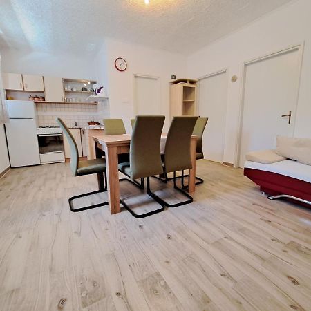 Apartmani Postonjski Privlaka  Buitenkant foto